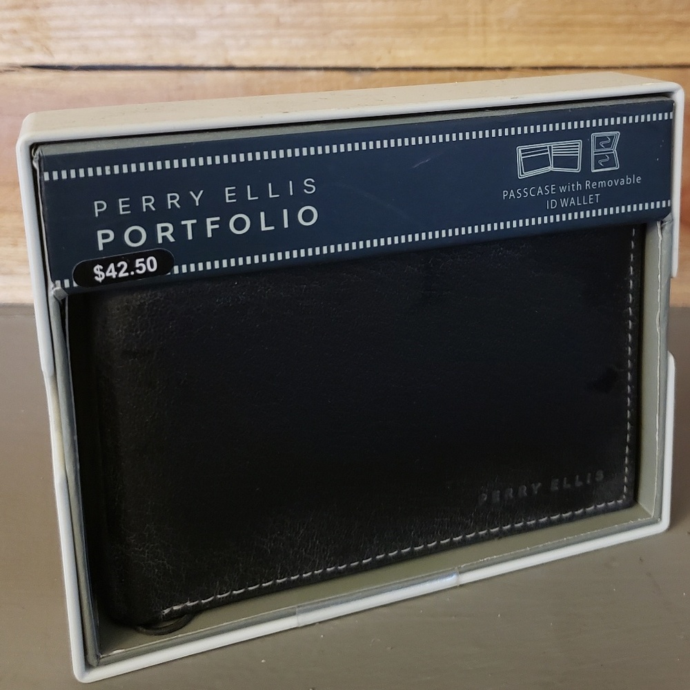 Perry Ellis Wallet